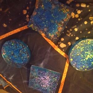 Mesmerizing Blue and Green Decorative Accents